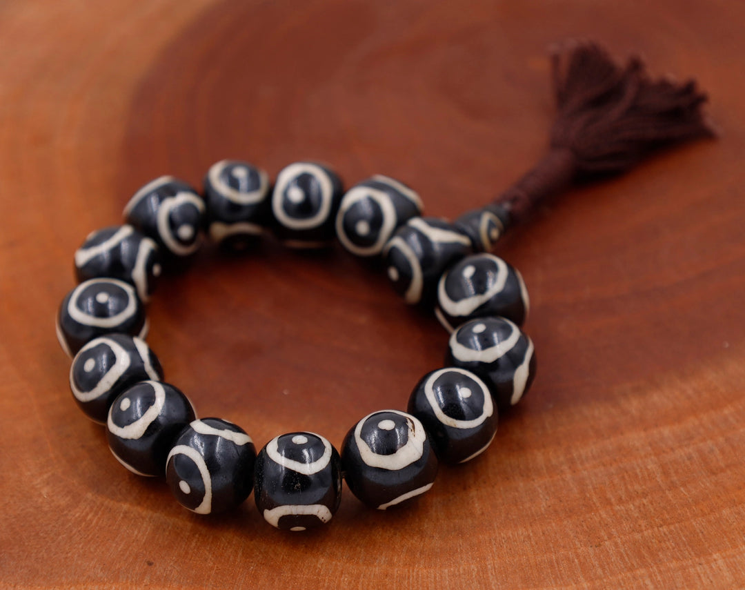 15 Bead Round Dzi Bracelet