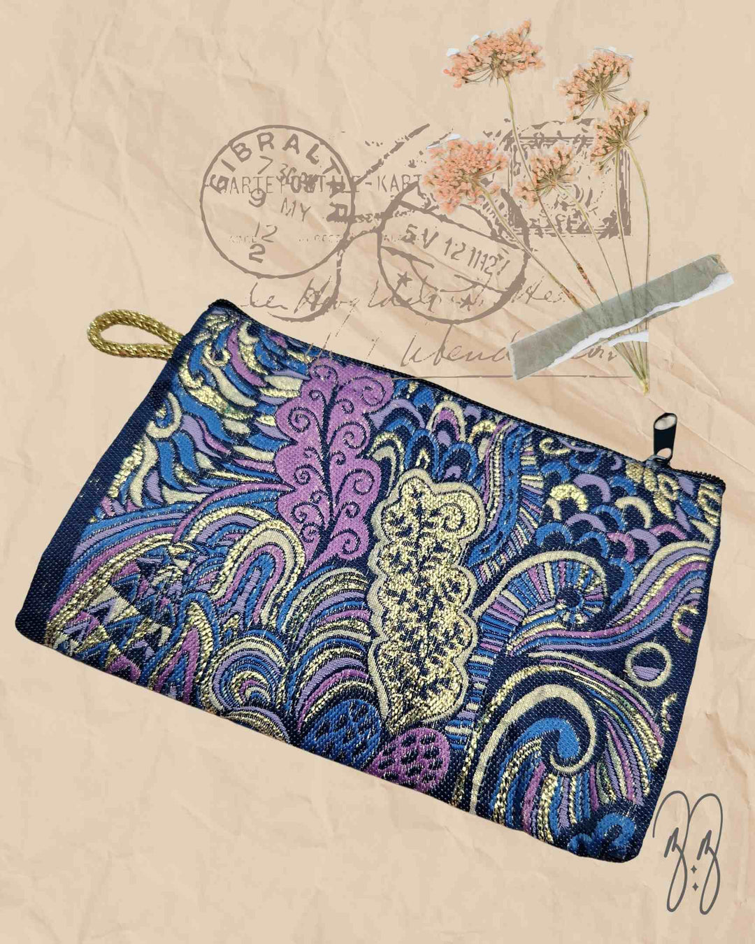 GOLD RUG POUCH